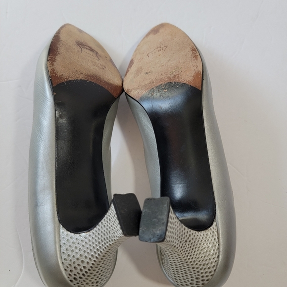 VTG Stuart Weitzman Corniche Mid Silver Pump 8.5 Leather Old Money Office Siren - Picture 9 of 12